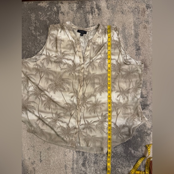 Women's Grace Palm Print Sleeveless Top - Picture 6 of 6